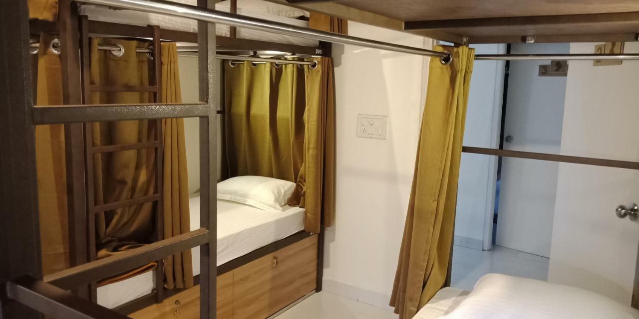 Banaras Hostel Kakarmatha Екстериор снимка