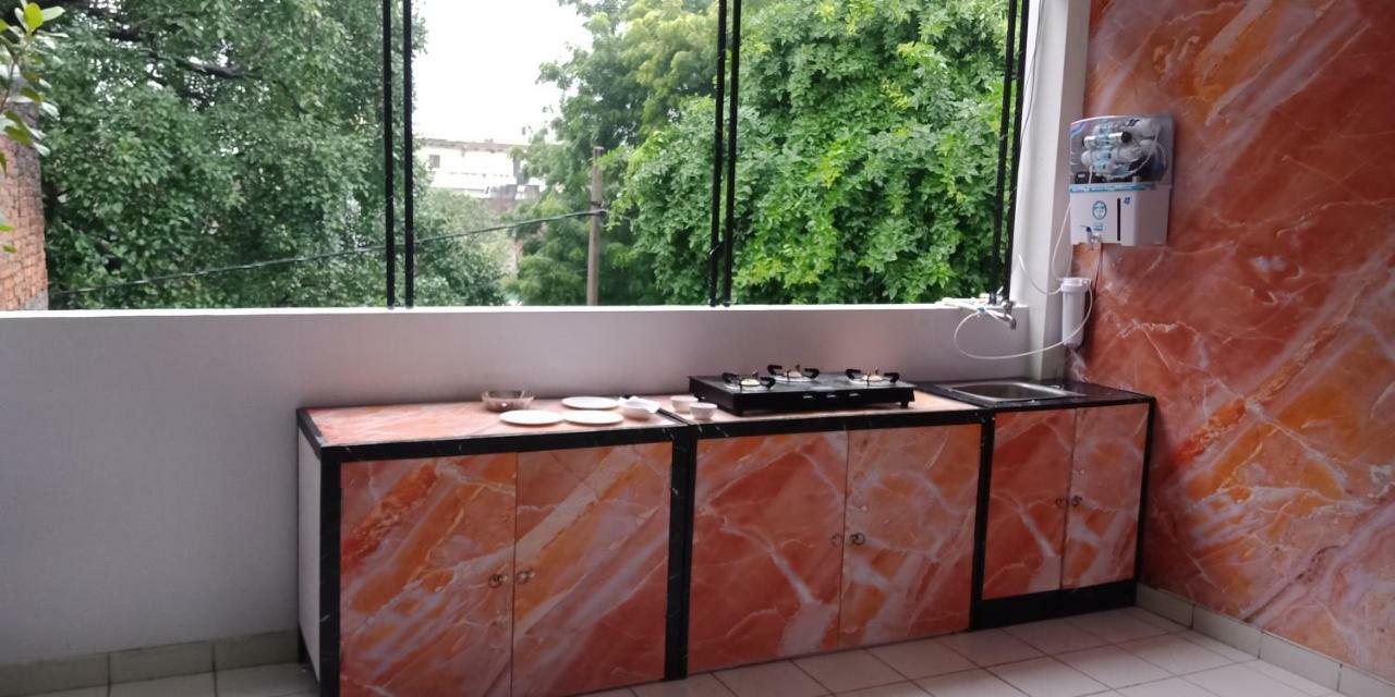 Banaras Hostel Kakarmatha Екстериор снимка