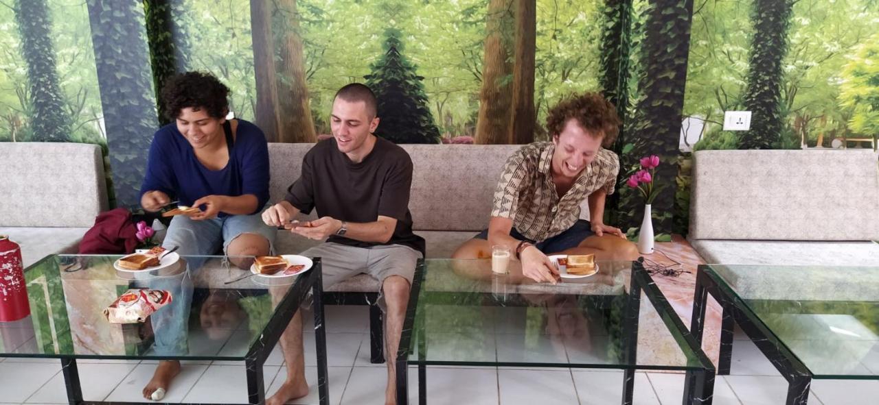 Banaras Hostel Kakarmatha Екстериор снимка