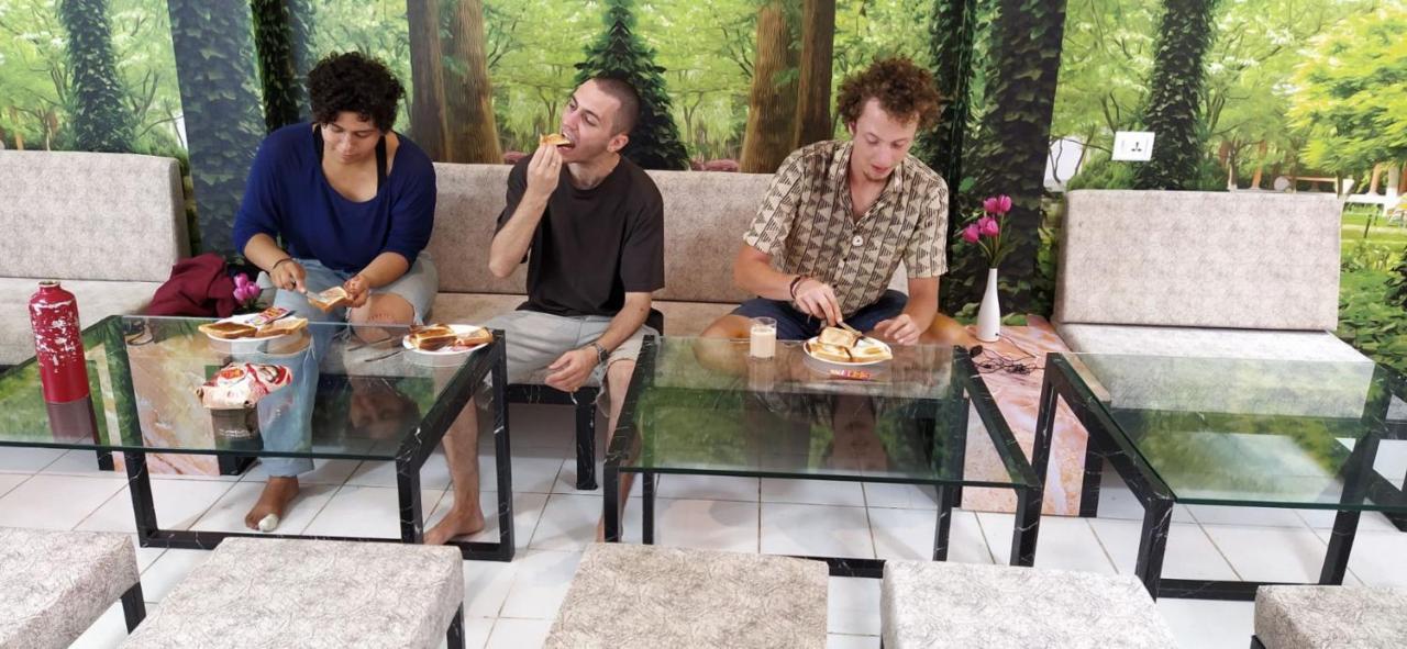 Banaras Hostel Kakarmatha Екстериор снимка